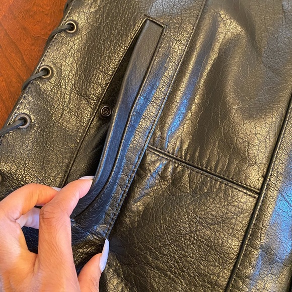 New Leather Carry and Conceal Motorcycle Vest - Picture 5 of 11